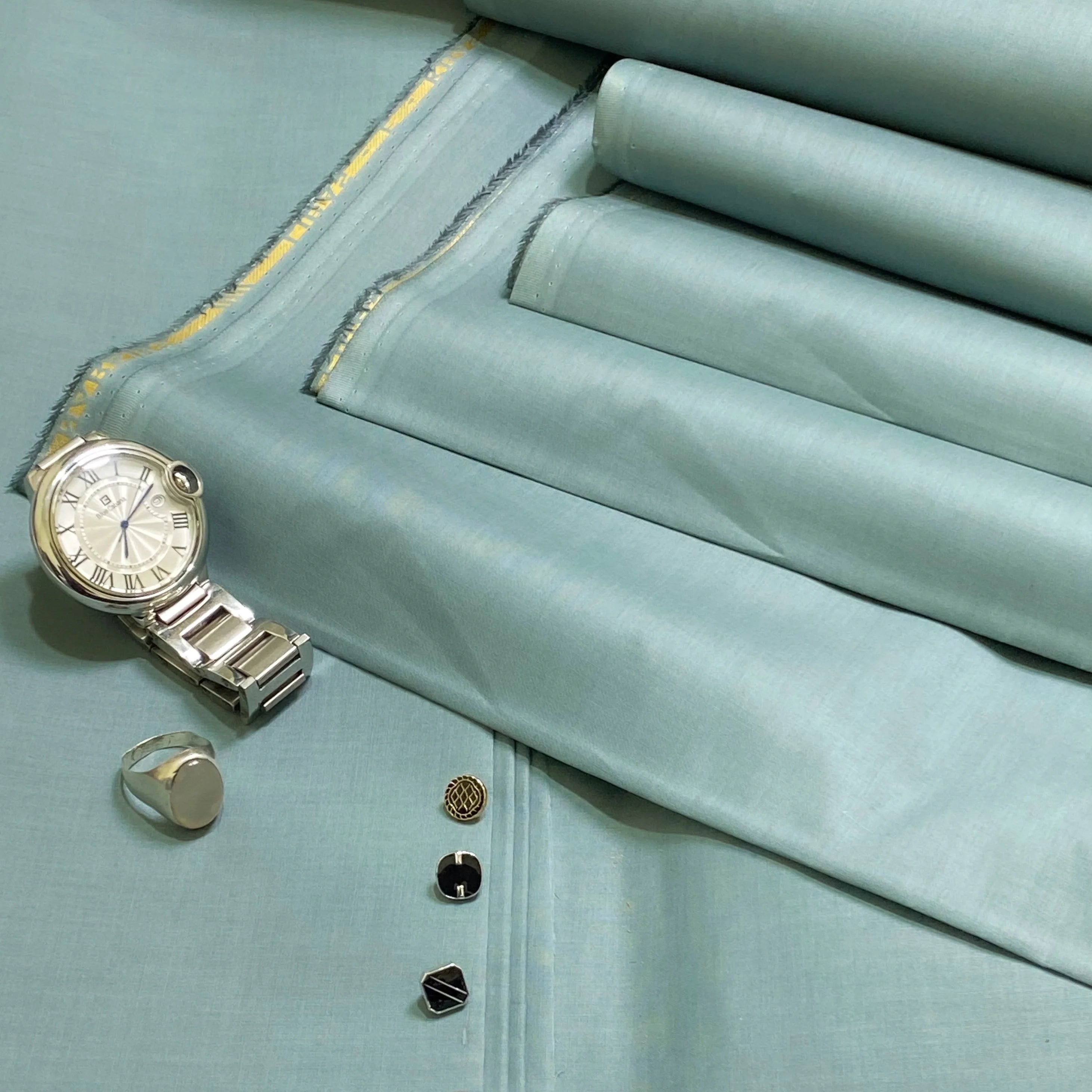 LIBAS -E-KHAS - C13 - UNSTICHED